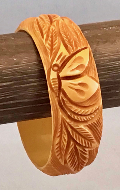 BB225 corn butterfly carved bangle